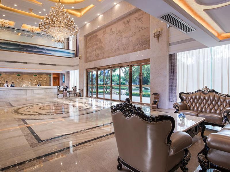 צ'ו'נגו'או Vienna Hotel מראה חיצוני תמונה